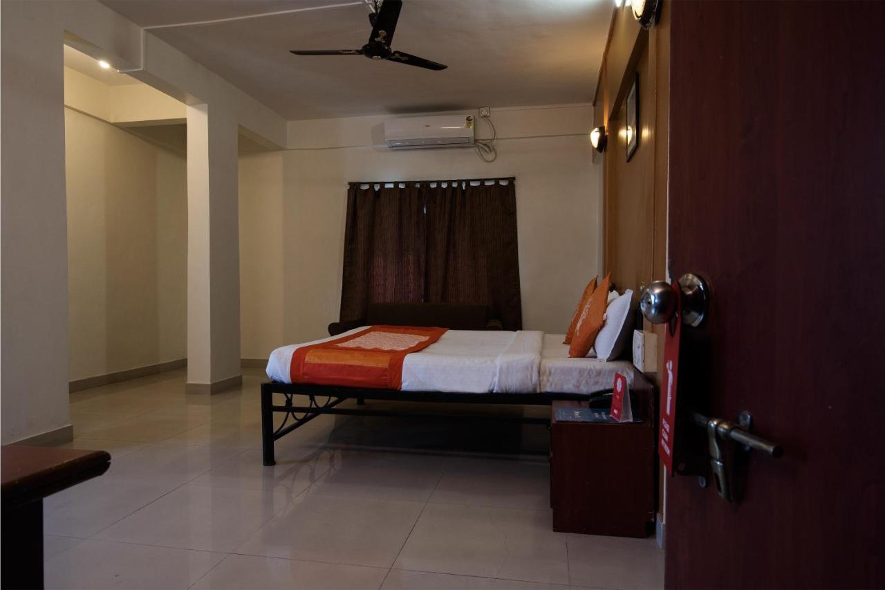 Oyo 1065 Hotel Hmr Royal Inn Pune Exterior foto