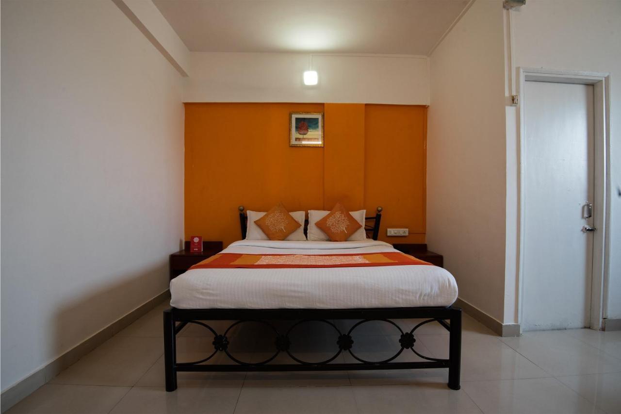 Oyo 1065 Hotel Hmr Royal Inn Pune Exterior foto